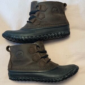 Sorel Women’s Dark Brown and Black Boots